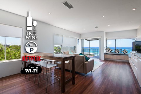 2BR Coolum Beachfront , 180 Views , Wine, Netflix - Accommodation Burleigh 0