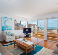 3 'The Clippers' 131 Soldiers Point Road - fabulous waterfront unit - Accommodation Burleigh