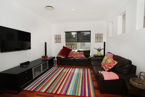 3 Bauhinia Crescent Marcoola - PET FRIENDLY, LINEN SUPPLIED, 500 BOND - Accommodation Burleigh 3