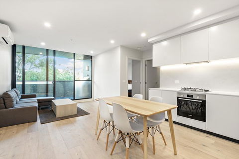 3 Bed Rooms Apartment Super Convenient Location - Accommodation Burleigh 1