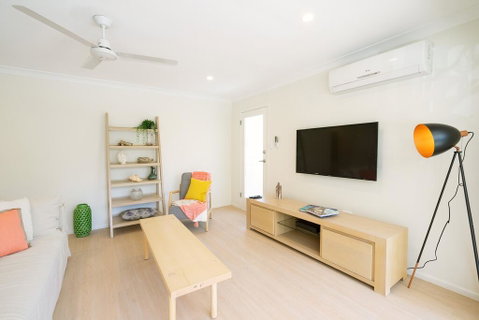 3 Bedroom Apartment Minutes From Main Beach - Accommodation Burleigh 1