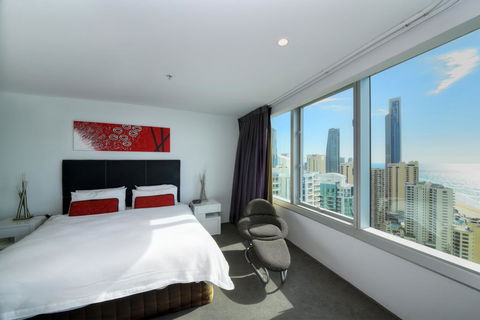 3 Bedroom Ocean View Private Apartment In Surfers Paradise - Accommodation Burleigh 2