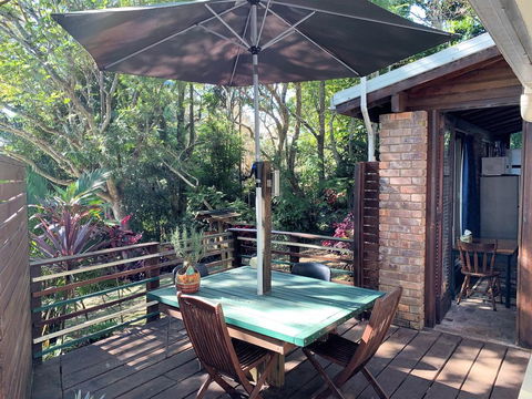 305 Montville - The Artist's Cottage - Accommodation Burleigh 2