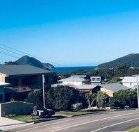 31 Kerrigan St - large home with water views  boat parking - Accommodation Burleigh