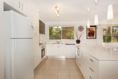 35 Santa Monica Avenue Coolum Beach, Pet Friendly, Linen Included - Accommodation Burleigh 3