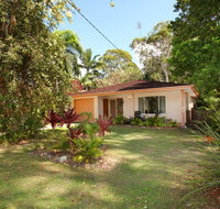 35 Santa Monica Avenue Coolum Beach Pet Friendly Linen Included - Accommodation Burleigh