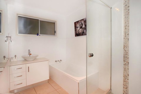 35 Santa Monica Avenue Coolum Beach, Pet Friendly, Linen Included - Accommodation Burleigh 1