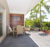 356 ' Oaks Pacific Blue' 265 Sandy Point Rd - Air conditioned direct pool access and suited for disability - Accommodation Burleigh