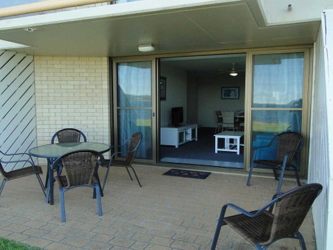 4 'Harbourside' 3-7 Soldiers Point Road - Ground Floor On The Waterfront - Accommodation Burleigh 1