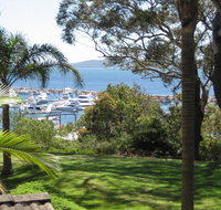 4 'Sailfish' 46 Magnus Street- water views and close to the marina - Accommodation Burleigh