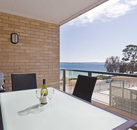 4 'Shoreline' 7 Victoria Parade - views over Fly Point and Marina - Accommodation Burleigh