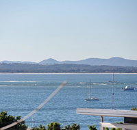 4 'Yarramundi' 47 Magnus Street - air conditioned unit with water views - Accommodation Burleigh