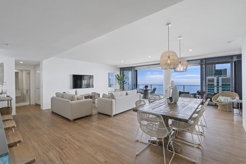 4 Bedroom Sub Penthouse Lvl 60 At Circle On Cavill - Accommodation Burleigh 2