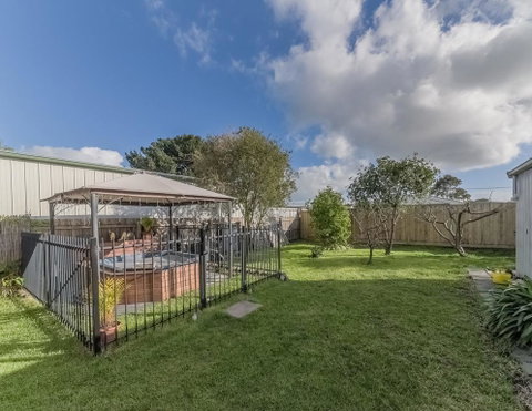 4 Lansell Road, Cowes - Accommodation Burleigh 1