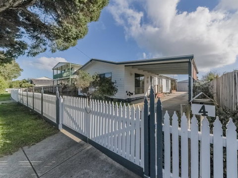 4 Lansell Road, Cowes - Accommodation Burleigh 0