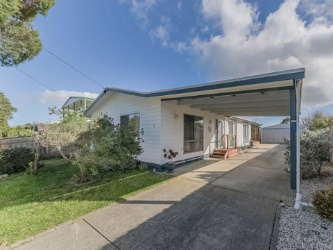 4 Lansell Road, Cowes - Accommodation Burleigh 2