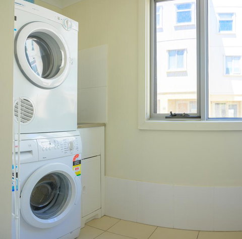 4/1 -5 Saint Kitts Place - Accommodation Burleigh 1