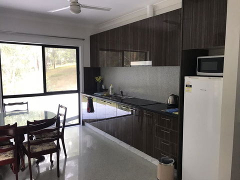 449 - Accommodation Burleigh 1