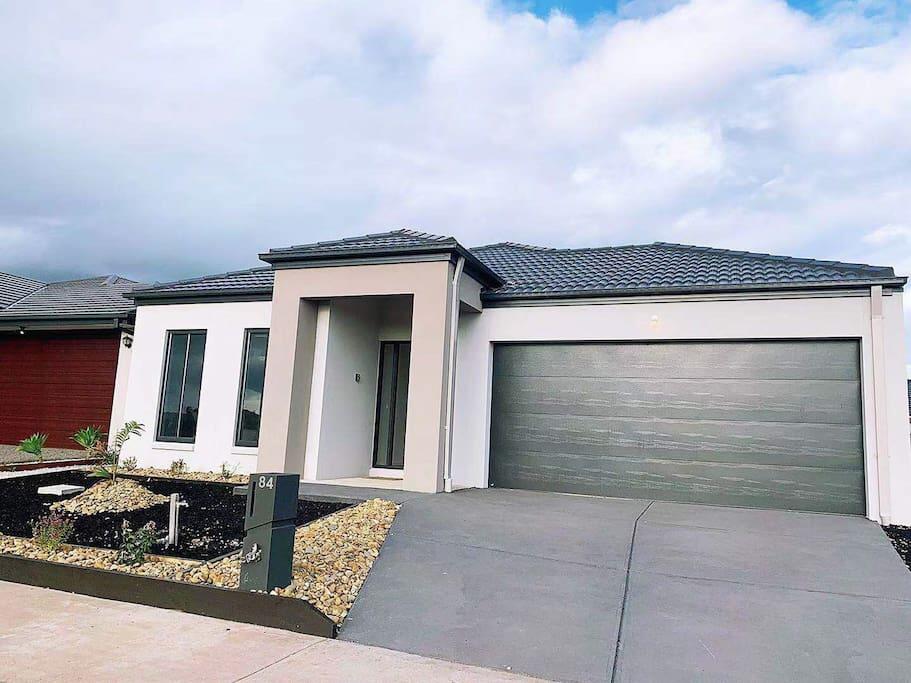 Tarneit VIC Accommodation Burleigh