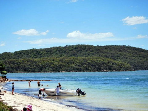 5 'Harbourside' 3-7 Soldiers Point Road - Ground Floor Waterfront Unit - Accommodation Burleigh 3