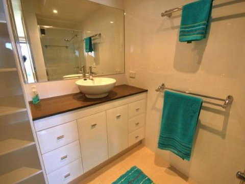 5 'Harbourside' 3-7 Soldiers Point Road - Ground Floor Waterfront Unit - Accommodation Burleigh 1
