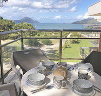 5 'Intrepid' 3 Intrepid Close - perfect beachfront location - Accommodation Burleigh