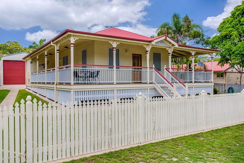 5 Bomburra Court - Rainbow Beach, Ticks All The Boxes, Pool, Shed, Fenced Yard, Pet Friendly - Accommodation Burleigh 0