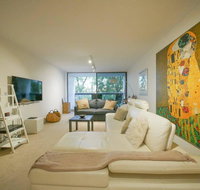 5 Star in Prime Double Bay Location with Balcony - Accommodation Burleigh