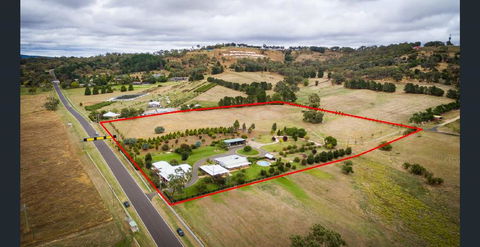 505 CONROD STRAIGHT MOUNT PANORAMA - Accommodation Burleigh 0