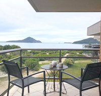 6 'Intrepid' 3 Intrepid Close - right on the waterfront - Accommodation Burleigh