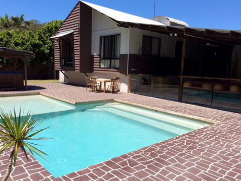 6 Bomburra Court - Rainbow Beach, Pet Friendly In Great Bush And Beach Location - Accommodation Burleigh 0