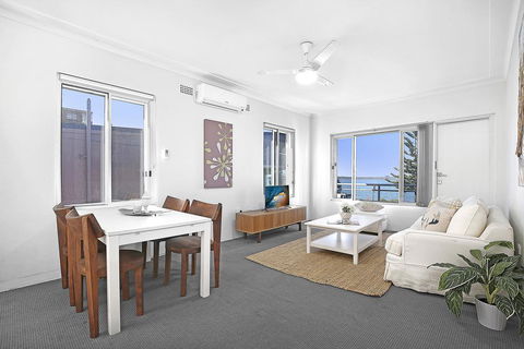 7 South Pacific Apartments - Accommodation Burleigh 1