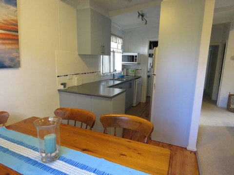 8 Ophir Ave, Ventnor - Accommodation Burleigh 2