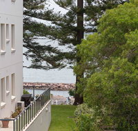 9 'Bronte Court' 17 Magnus Street - renovated unit with filtered views  pool - Accommodation Burleigh