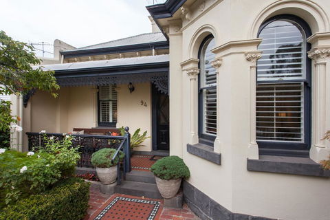 94 Highett - Inner City Period Home - Accommodation Burleigh 0