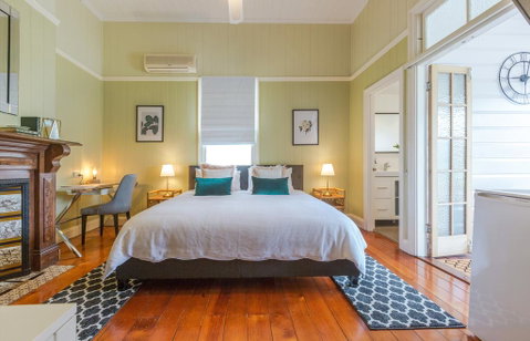99 Kirkland Bed & Breakfast - Accommodation Burleigh 2