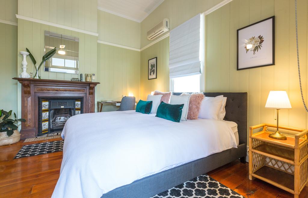 Coorparoo QLD Accommodation Burleigh