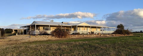 A Better Life Animal Sanctuary FarmStay - Private Two-Bedrooms, Lounge Room & Bathroom & Toilet, Shared Kitchen - Accommodation Burleigh 0