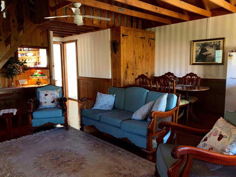 A Country Barn Retreat - Accommodation Burleigh 3