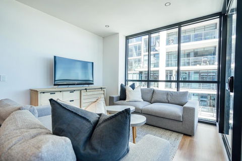 A Cut Above The West - Pool - Rooftop Bar - Gym - Wifi - Accommodation Burleigh 3