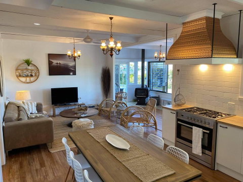 A Drop In The Ocean - Kingscliff - Accommodation Burleigh 1