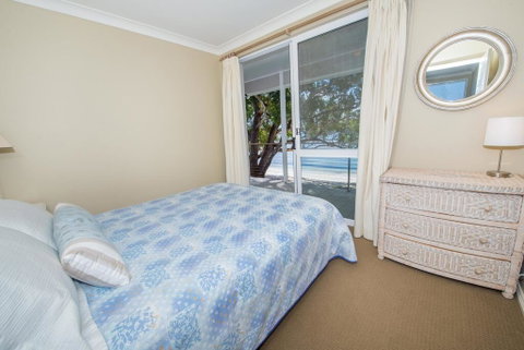 A Foreshore - Salamander Bay - Accommodation Burleigh 1