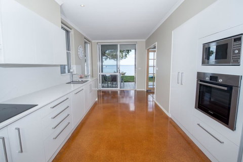 A Foreshore - Salamander Bay - Accommodation Burleigh 0