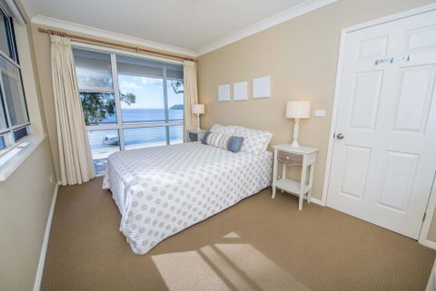 A Foreshore - Salamander Bay - Accommodation Burleigh 2