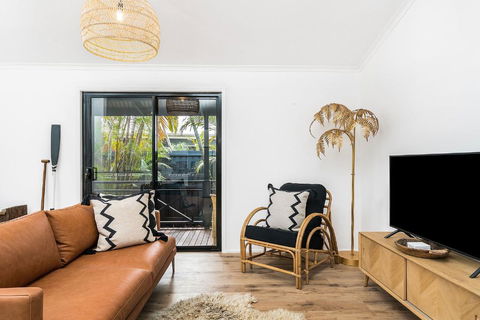 A PERFECT STAY - 3 Salty Sisters - Accommodation Burleigh 1