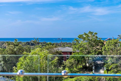 A PERFECT STAY - The Lookout - Accommodation Burleigh 0