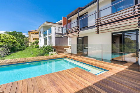 A PERFECT STAY - The Lookout - Accommodation Burleigh 1