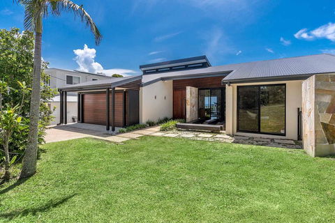 A PERFECT STAY - The Lookout - Accommodation Burleigh 3