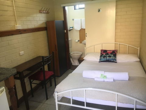 A Railway Lodge - Accommodation Burleigh 3