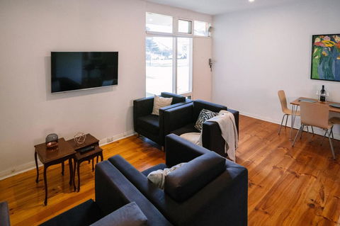A Wave Away @ Glenelg Cosy Unit Near The Beach - Accommodation Burleigh 1